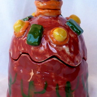 cut-lid-through-hollow-shape